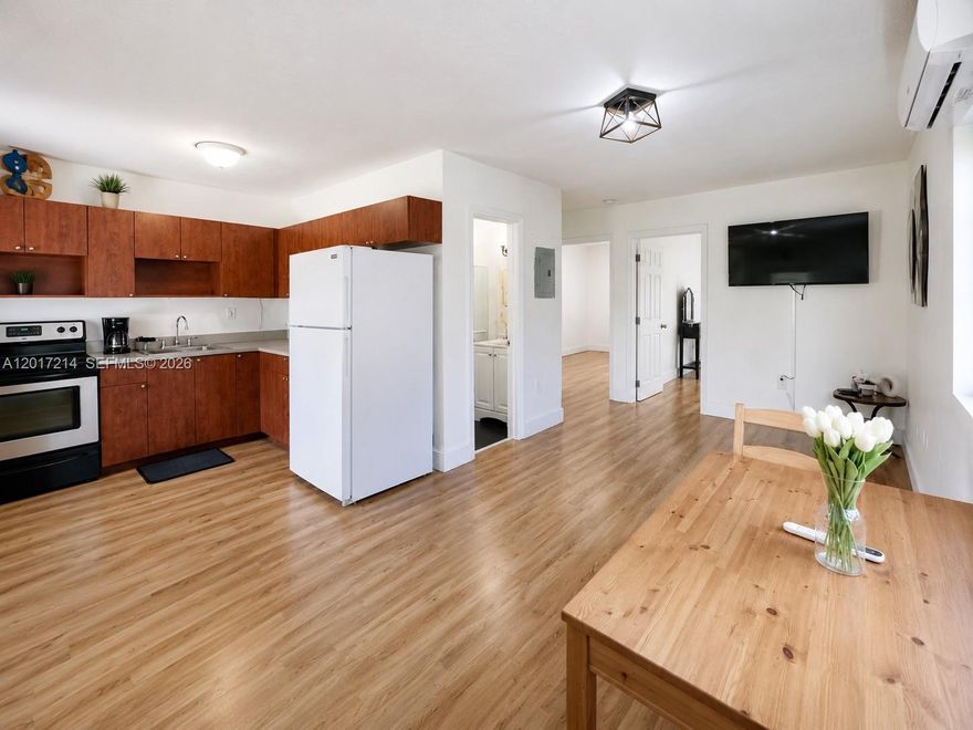 Beautiful and spacious 2-bedroom, 1-bath residence located in a gated property in the highly desirable Upper Buena Vista area of Miami! This bright oversized unit features an open-concept layout, abundant natural light, and a prime central location just minutes from Midtown, Wynwood, the Design District, and Miami Beach. Water, trash, and sewer are included, and the unit can come furnished or unfurnished with TVs included for added convenience.
Ideal for tenants seeking space, location, and value at an attractive price point. Easy access to major highways, shopping, dining, and nightlife. Owner is motivated, easy to show, and looking for qualified tenants ready to move in. Fast responses on showing requests encouraged — this one is priced to rent quickly!