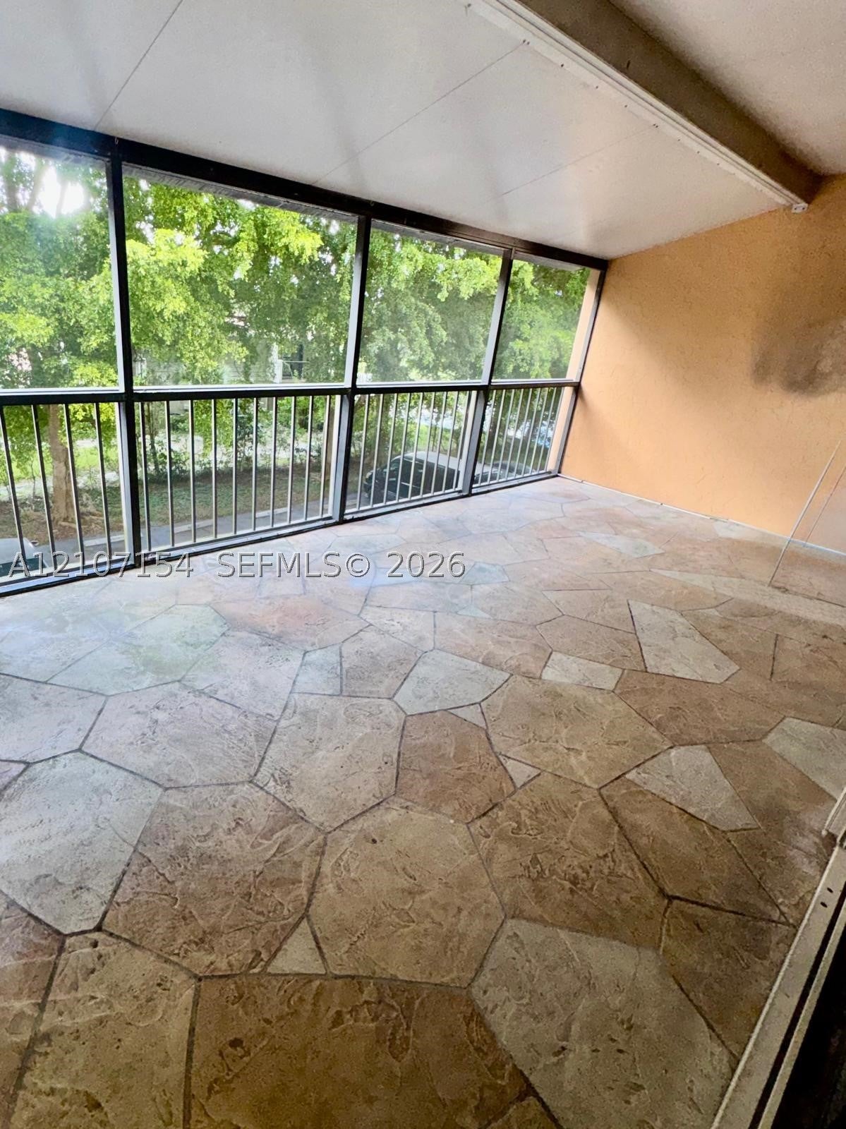 450 Commodore Dr 311, Plantation FL 33325
