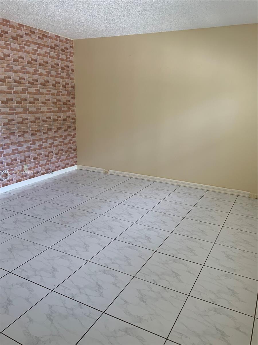 2405 Antigua Cir H1