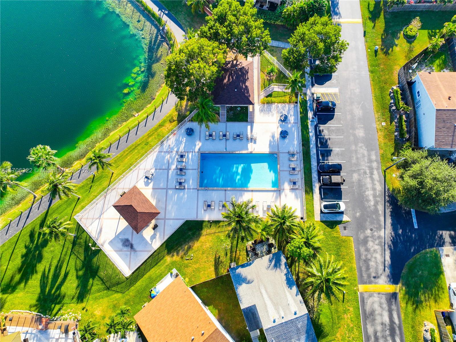LAKES BY THE BAY SEC 1 - Residential
