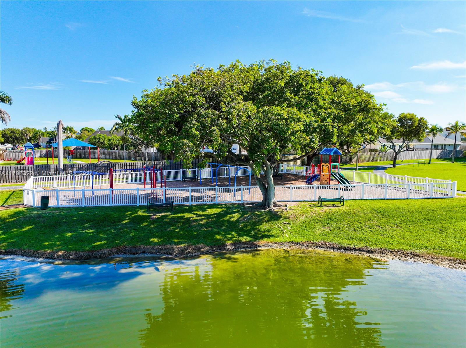 LAKES BY THE BAY SEC 1 - Residential