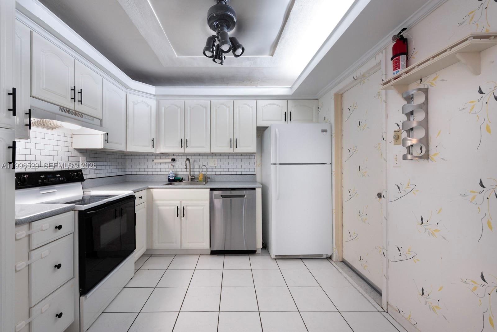 CLIFTON CONDO - Residential