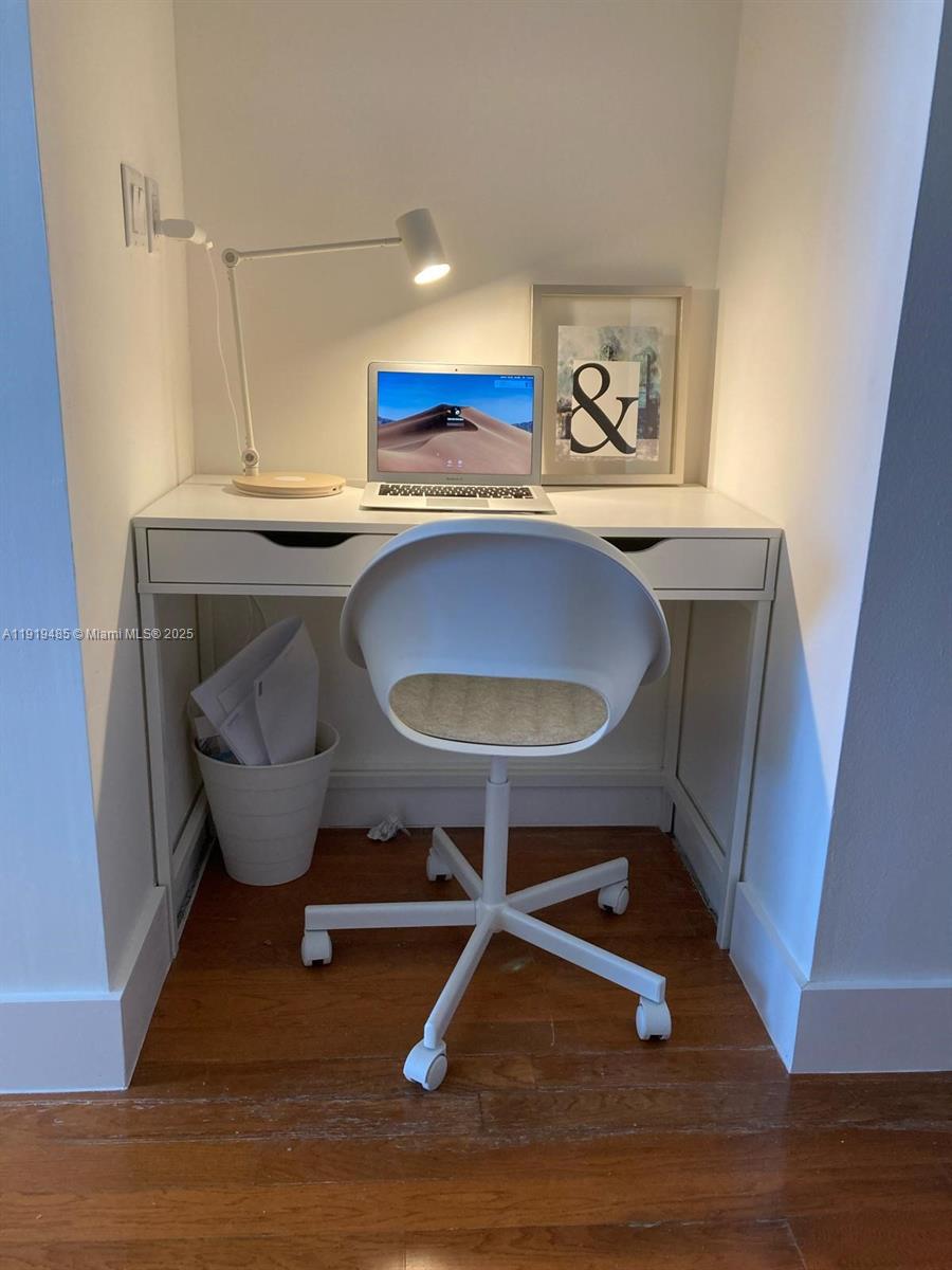 VENETIA CONDO - Residential