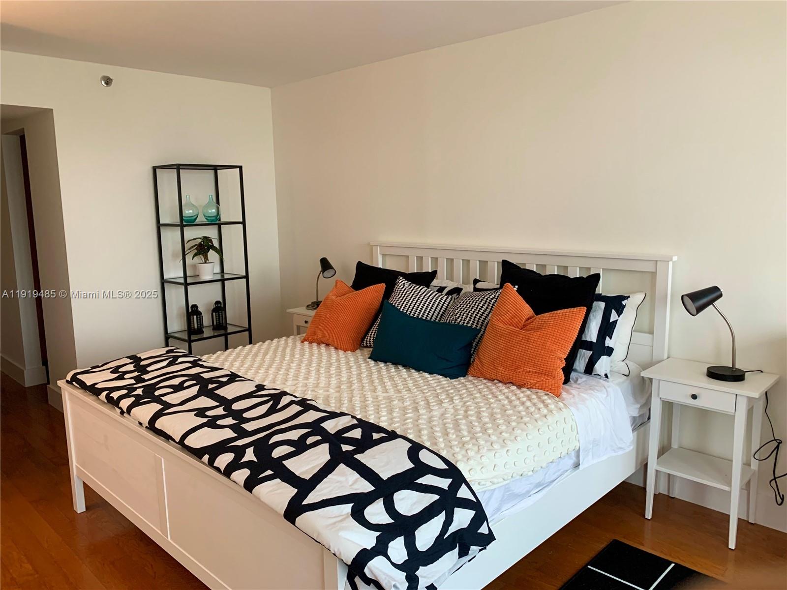 VENETIA CONDO - Residential