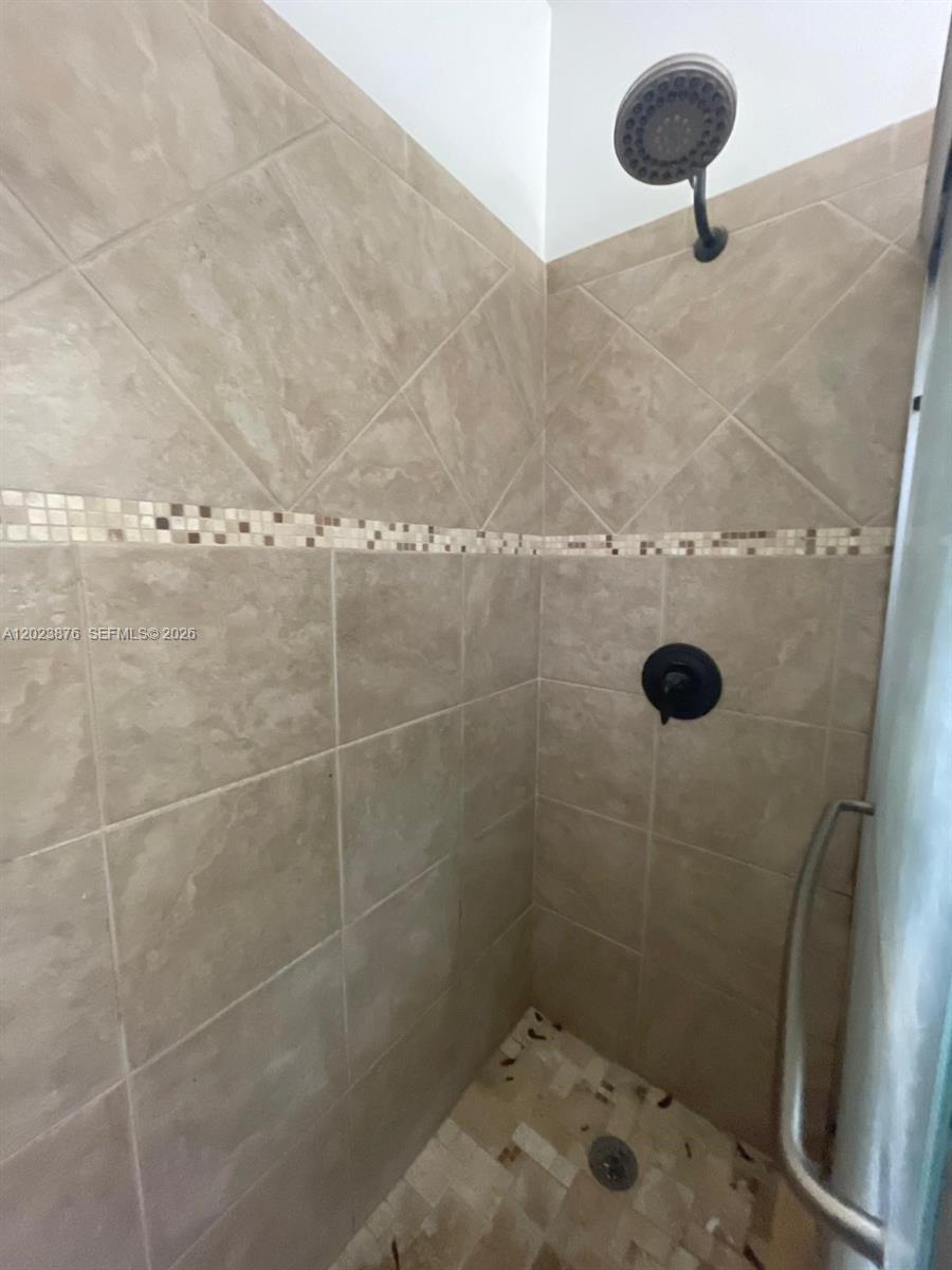 ENGLEWOOD NORTH - Residential Lease