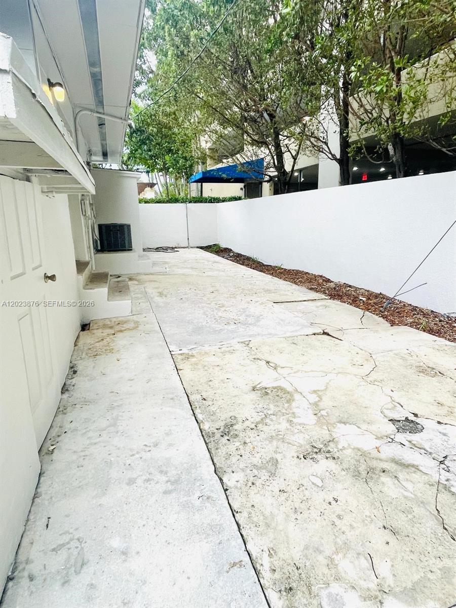 ENGLEWOOD NORTH - Residential Lease