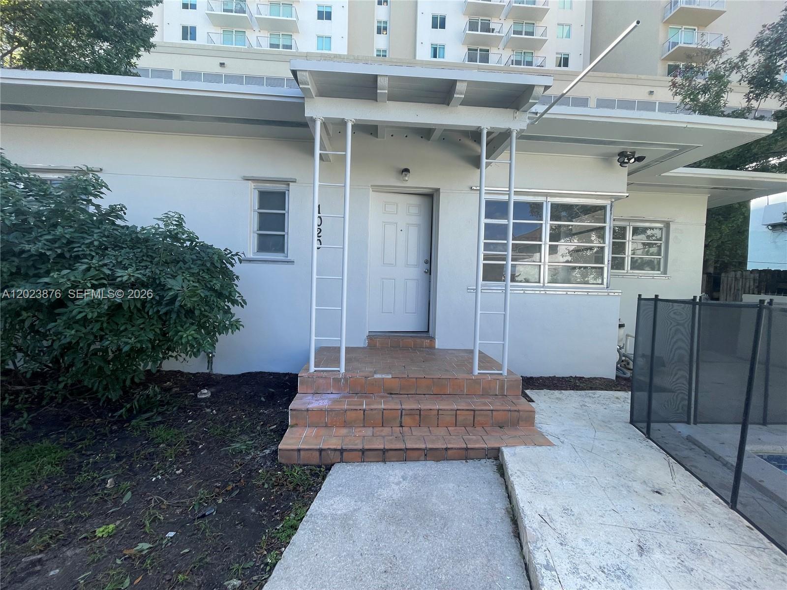 ENGLEWOOD NORTH - Residential Lease