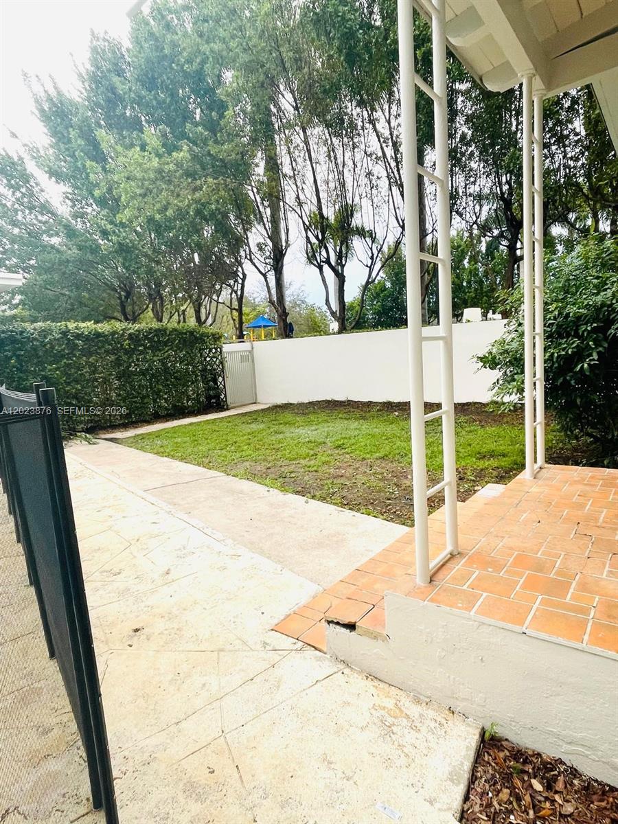 ENGLEWOOD NORTH - Residential Lease