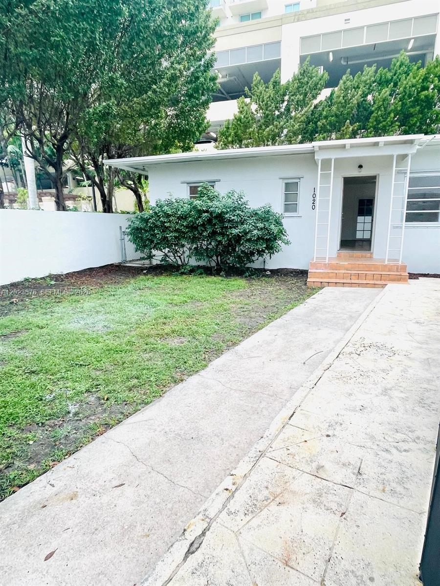 ENGLEWOOD NORTH - Residential Lease