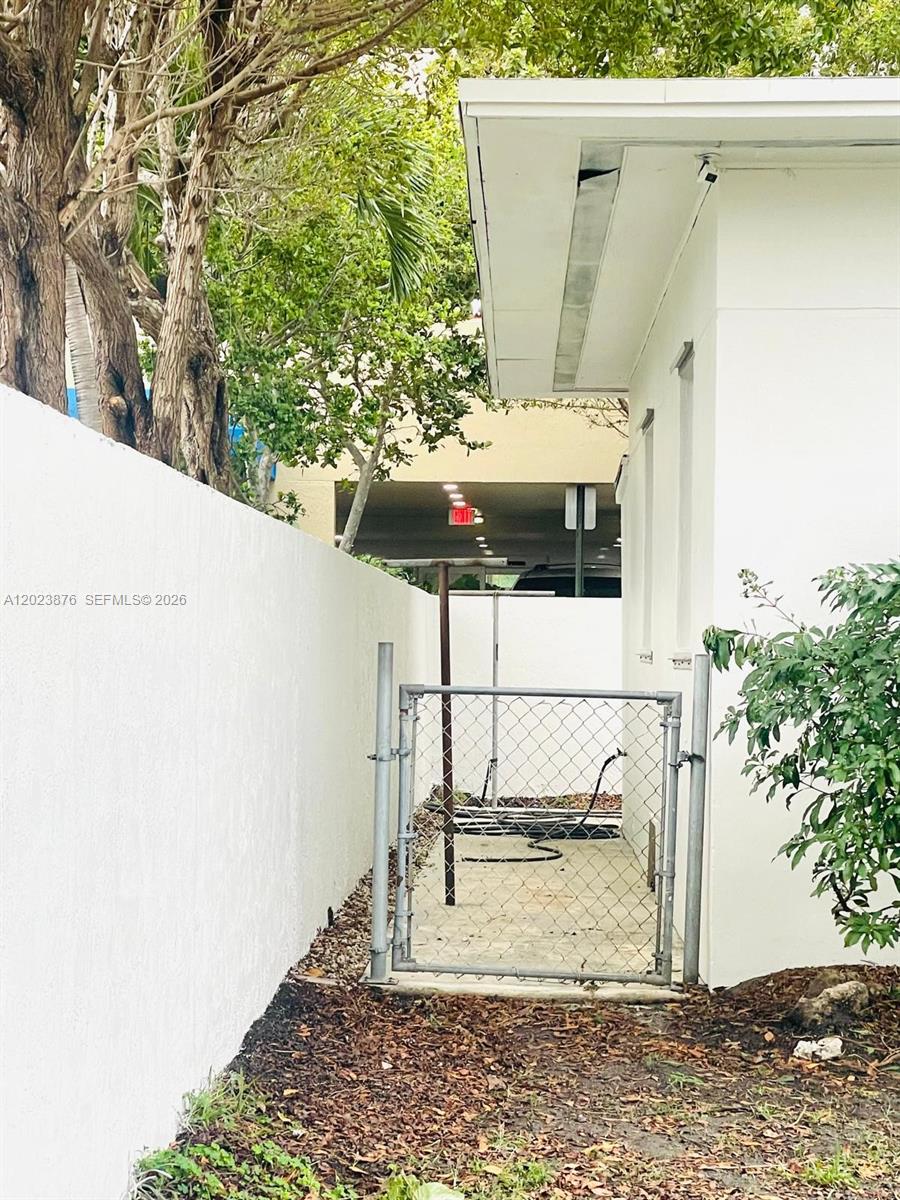 ENGLEWOOD NORTH - Residential Lease