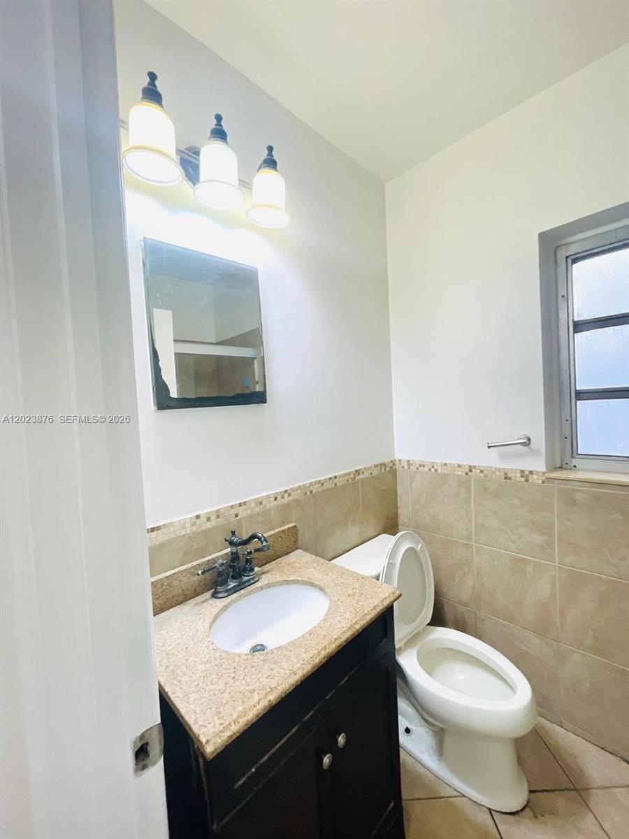 ENGLEWOOD NORTH - Residential Lease