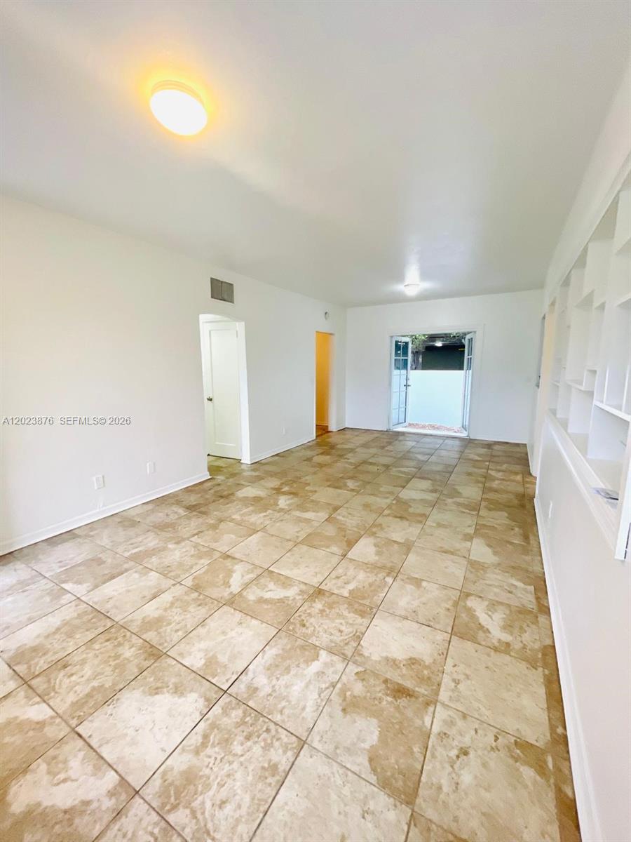 ENGLEWOOD NORTH - Residential Lease