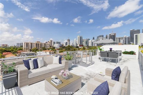 545 SW 11th St 308 Miami FL 33129