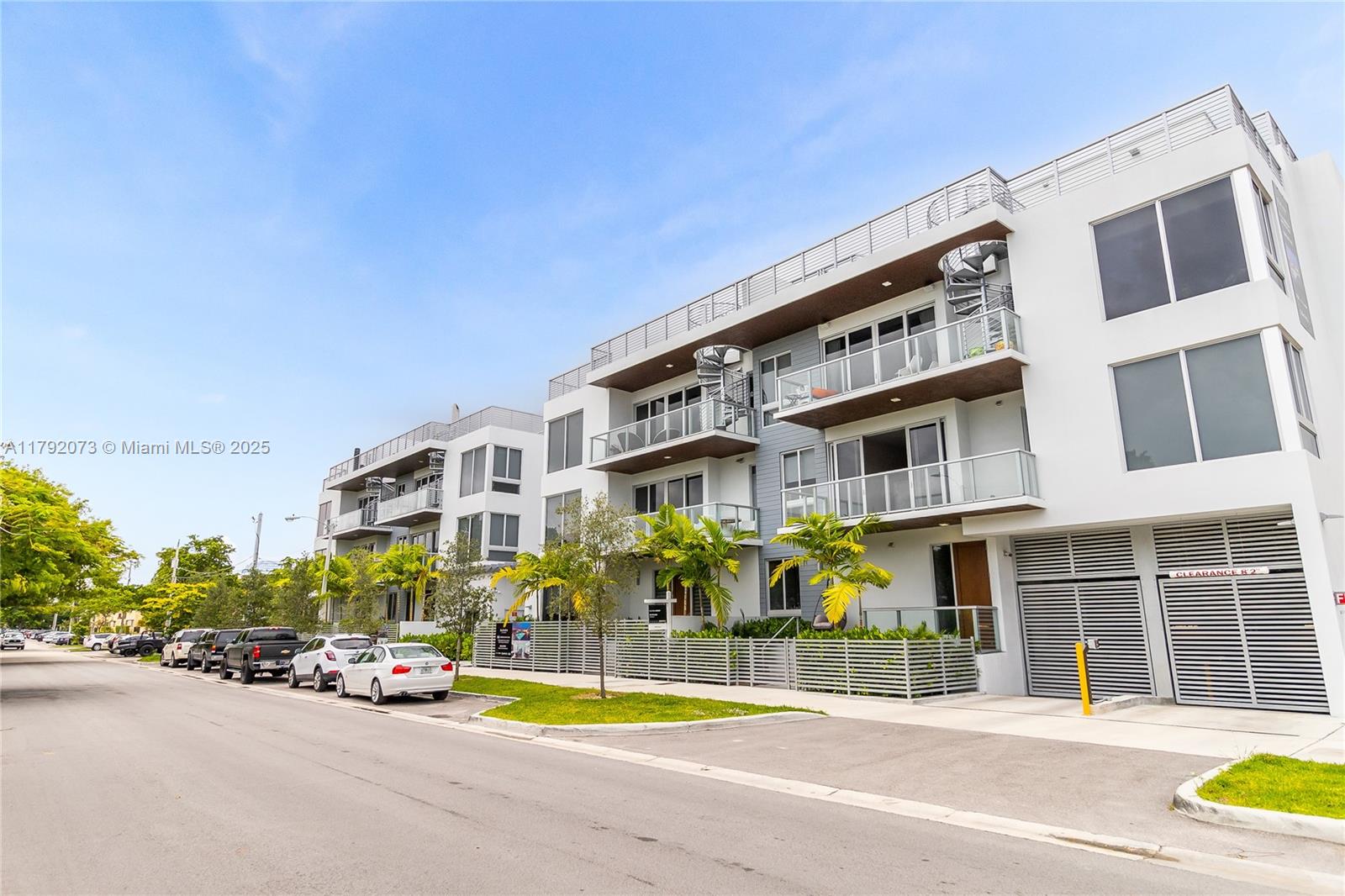 545 SW 11th St 308