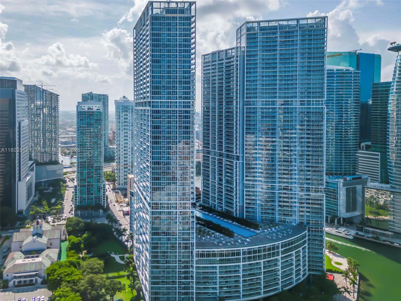 495 Brickell Ave 3905