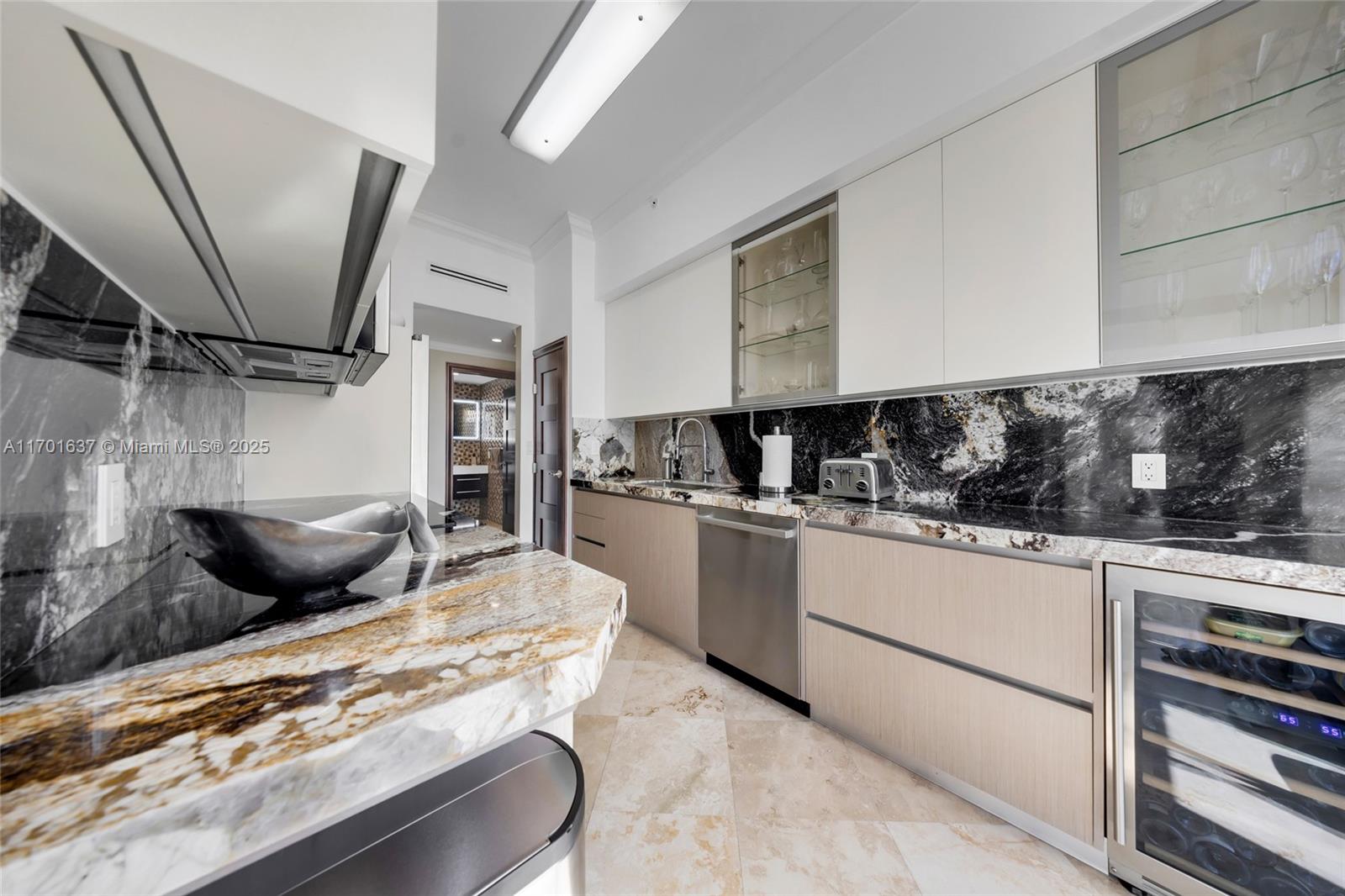 THE MARK ON BRICKELL COND - Residential