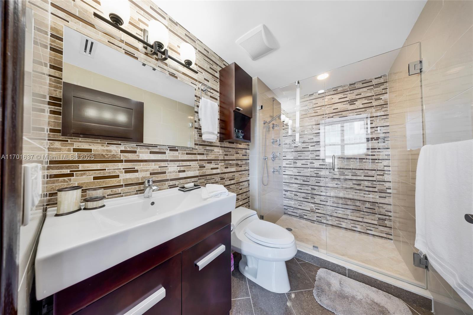 THE MARK ON BRICKELL COND - Residential