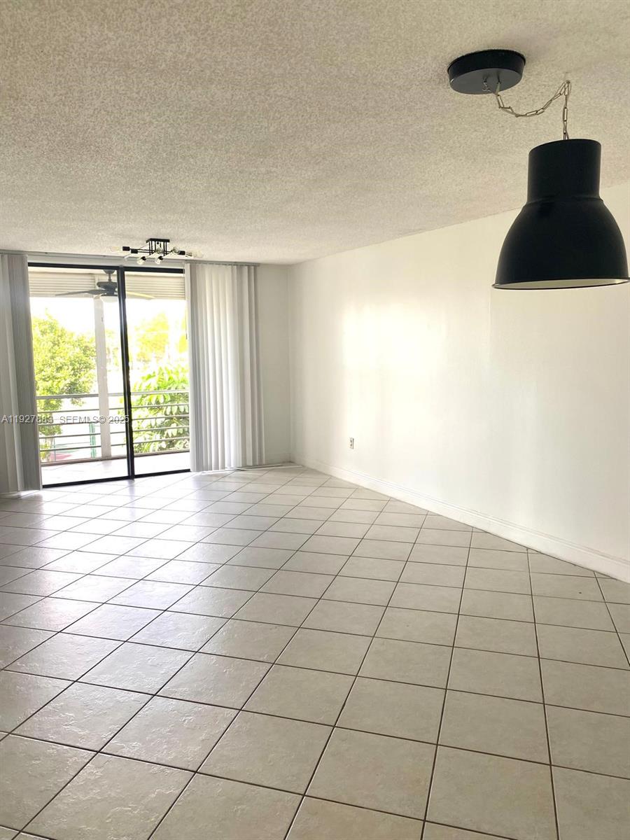COURTYARDS OF BROWARD CON - Residential Lease