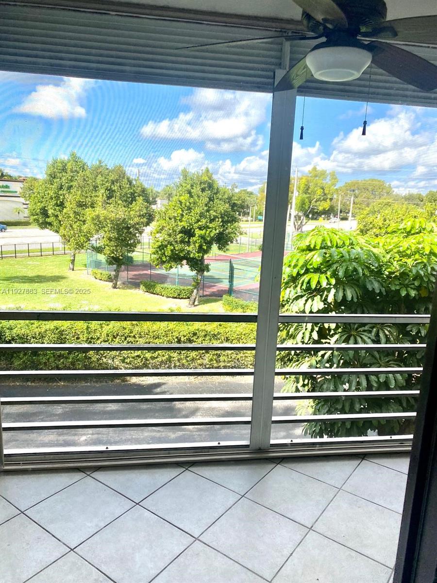 COURTYARDS OF BROWARD CON - Residential Lease