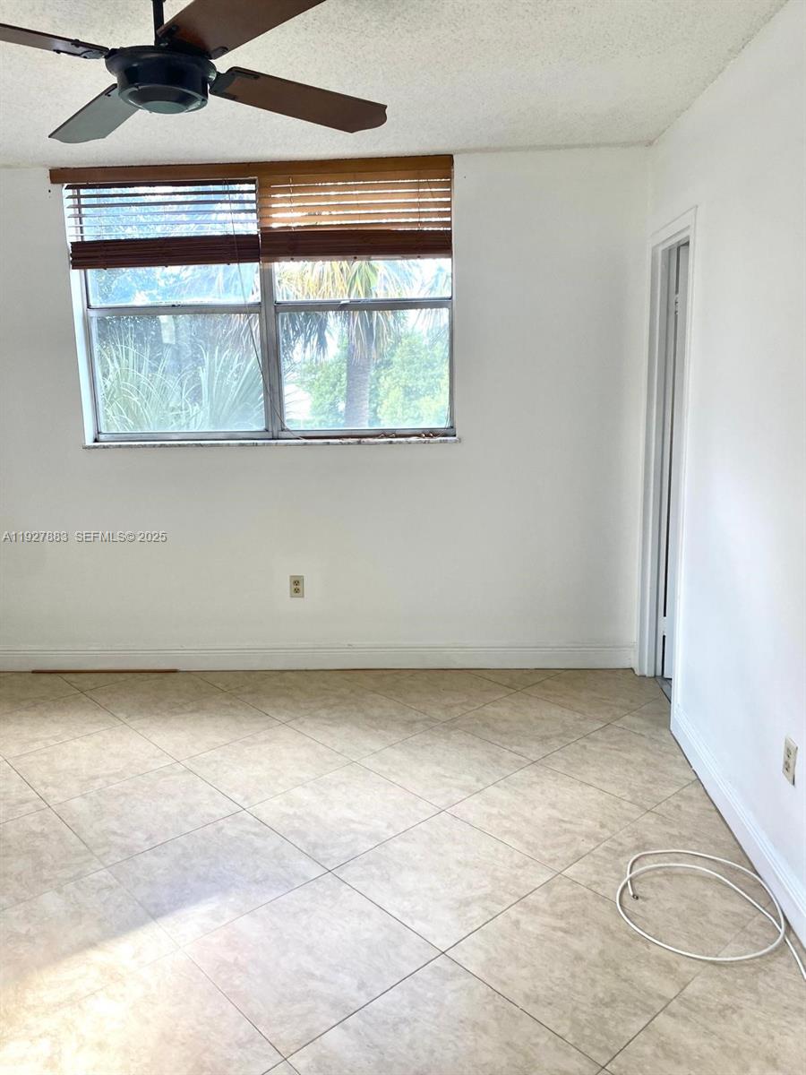 COURTYARDS OF BROWARD CON - Residential Lease