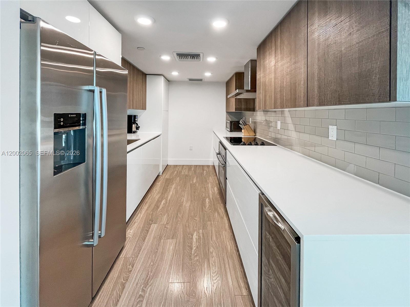 BAY HARBOR CLUB CONDO - Residential Lease