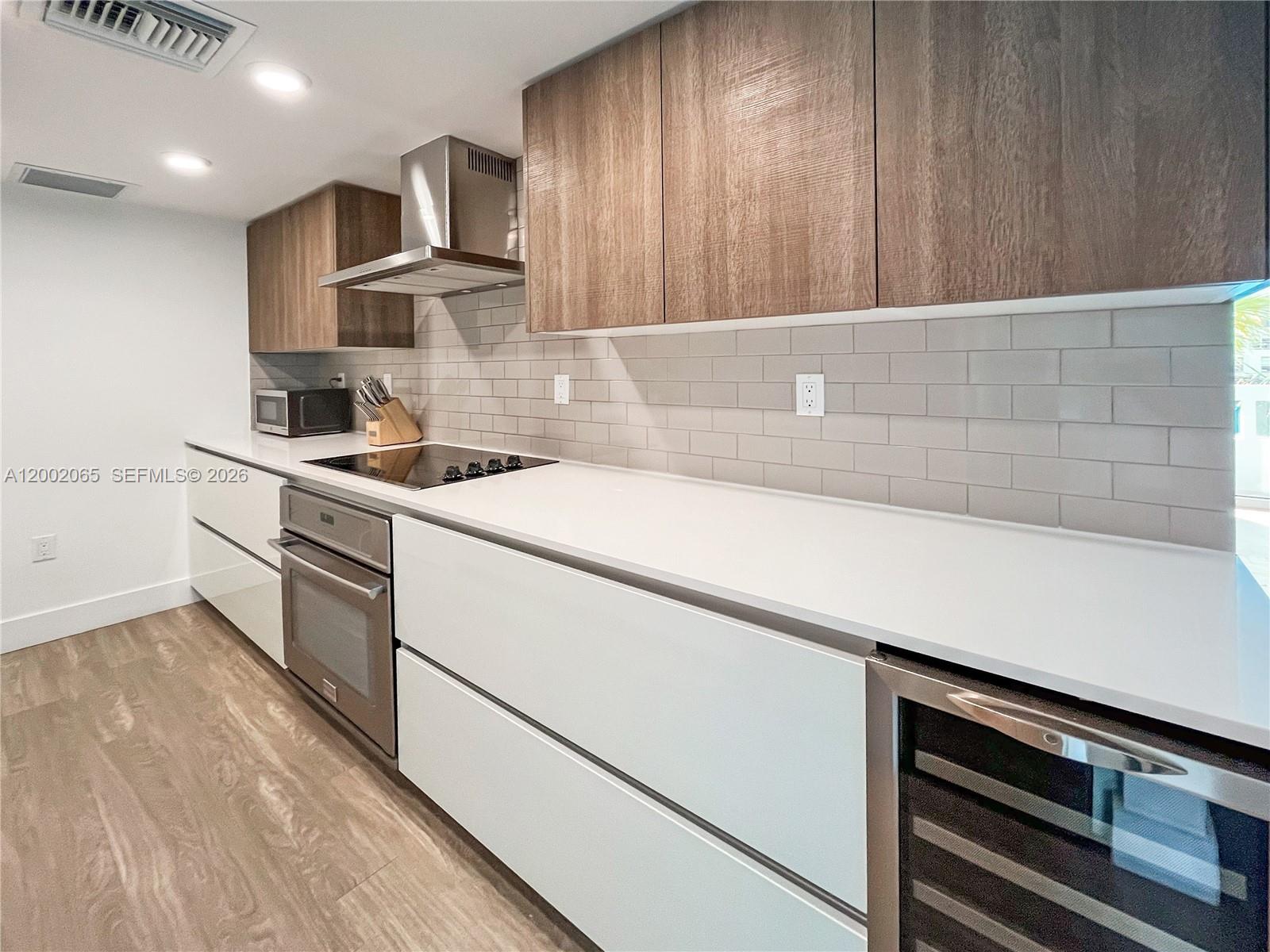 BAY HARBOR CLUB CONDO - Residential Lease
