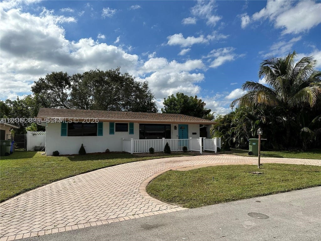 Photo of 7880 NW 11th St #0, Pembroke Pines, FL 33024 (MLS # A12062891)
