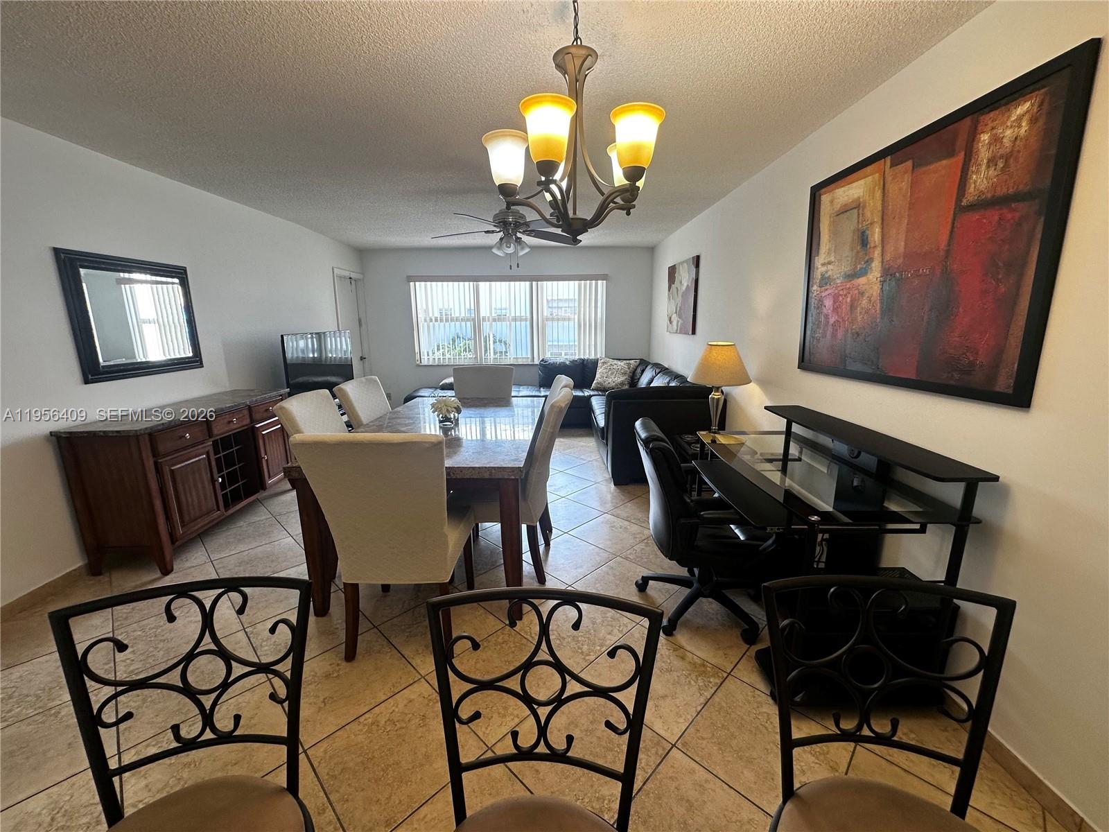 FOURTH GULFSTREAM GARDEN - Residential