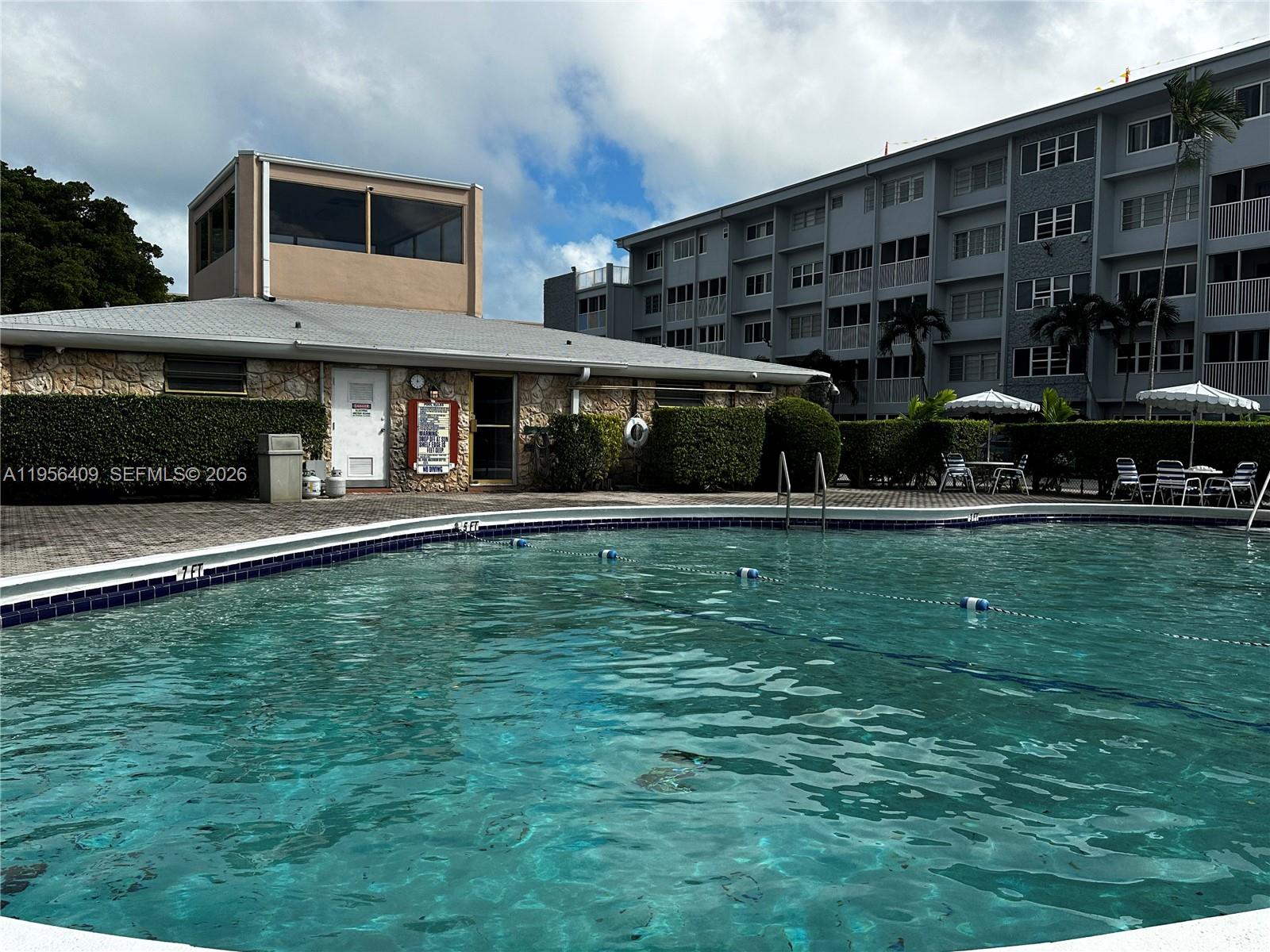 FOURTH GULFSTREAM GARDEN - Residential