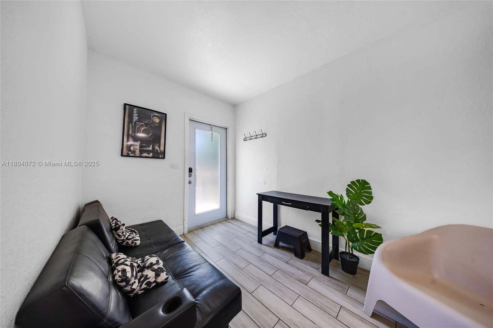 NO MIAMI EST SEC 3 - Residential Income