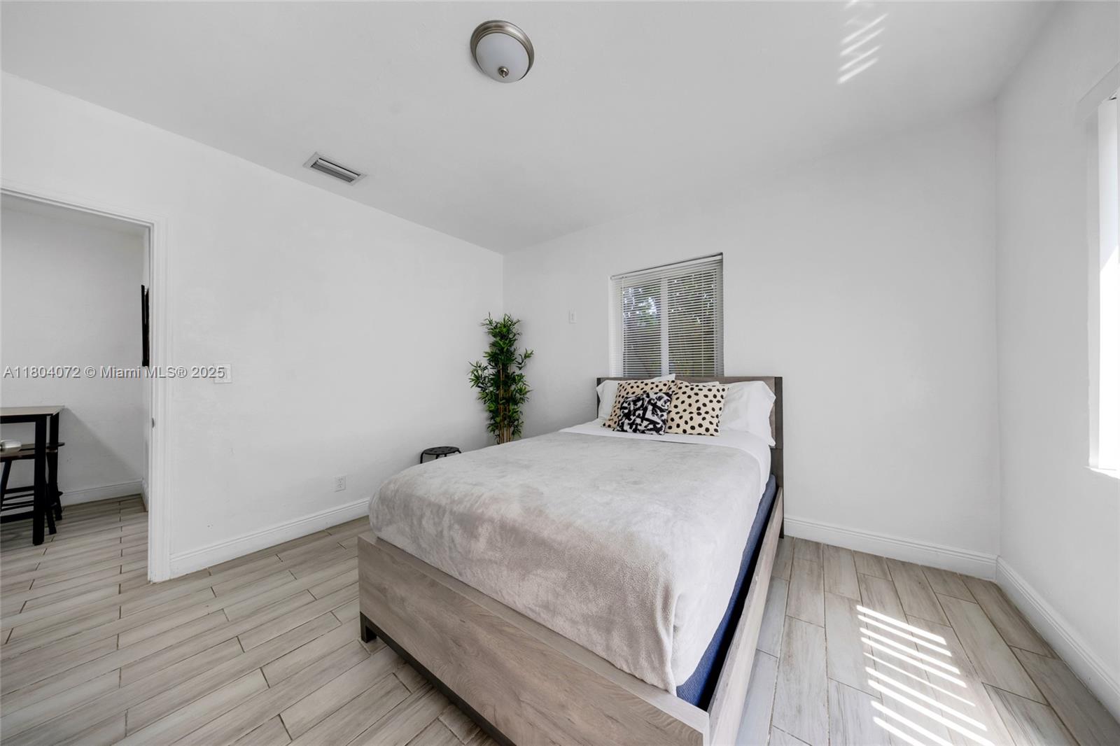 NO MIAMI EST SEC 3 - Residential Income