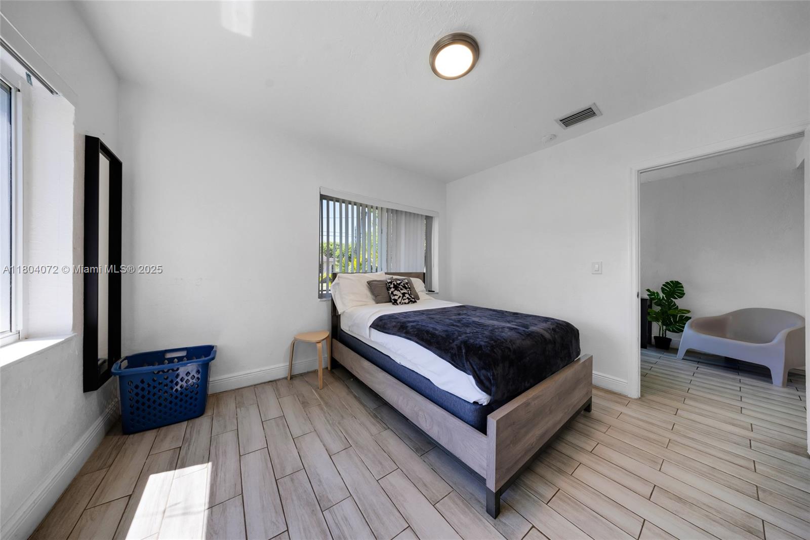 NO MIAMI EST SEC 3 - Residential Income