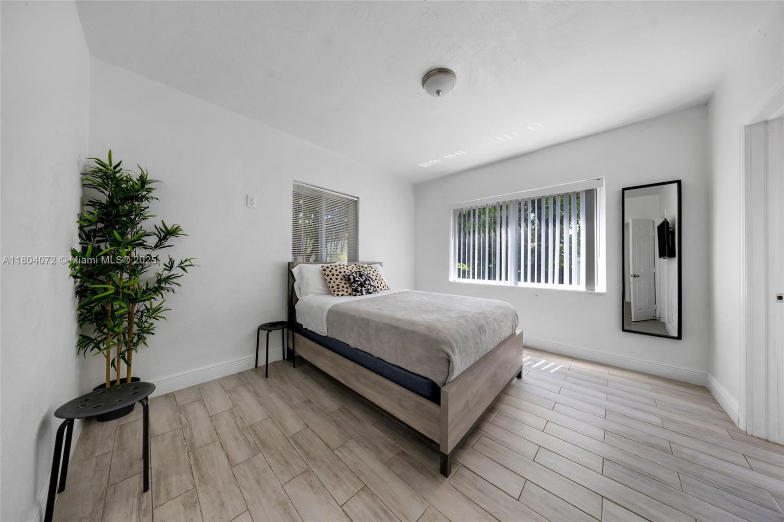 NO MIAMI EST SEC 3 - Residential Income