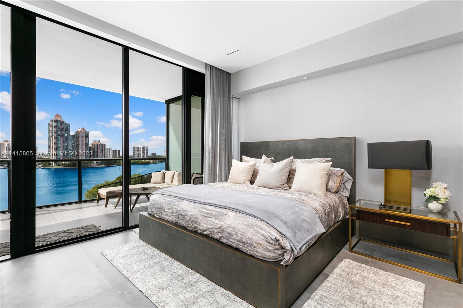 PRIVE CONDO - Residential