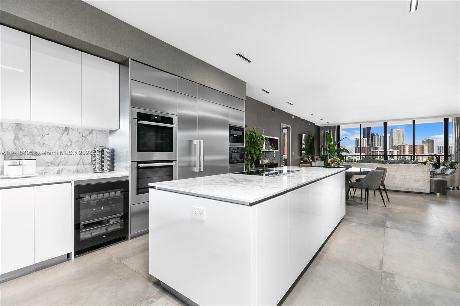 PRIVE CONDO - Residential