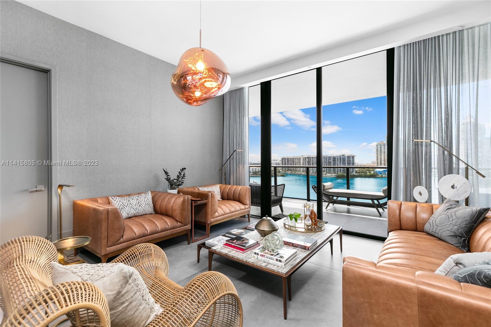 PRIVE CONDO - Residential