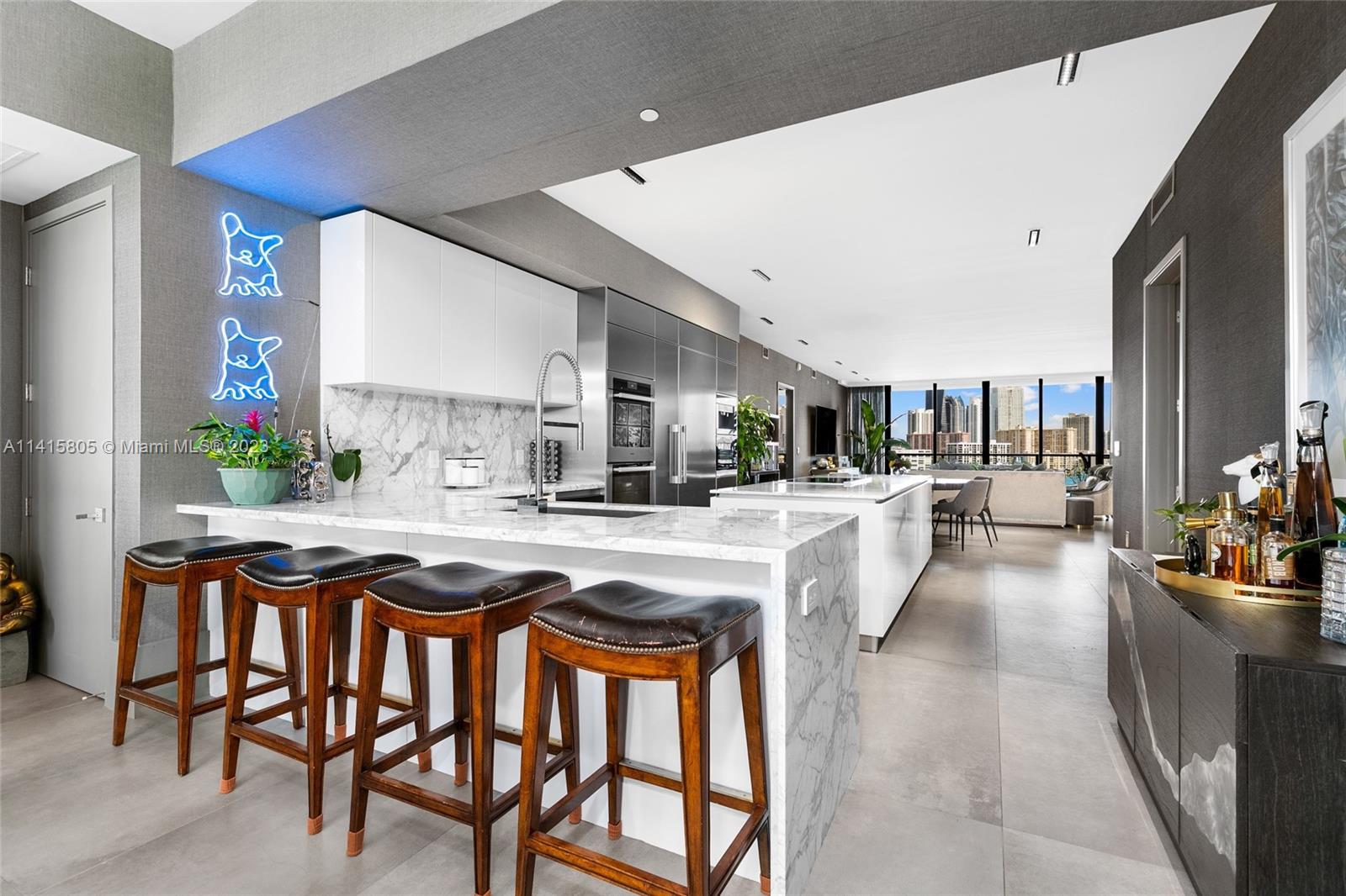 PRIVE CONDO - Residential