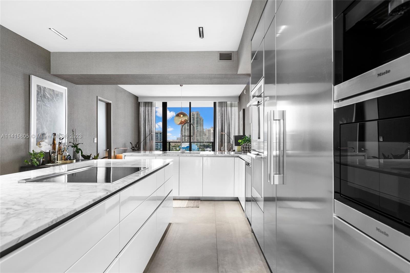 PRIVE CONDO - Residential