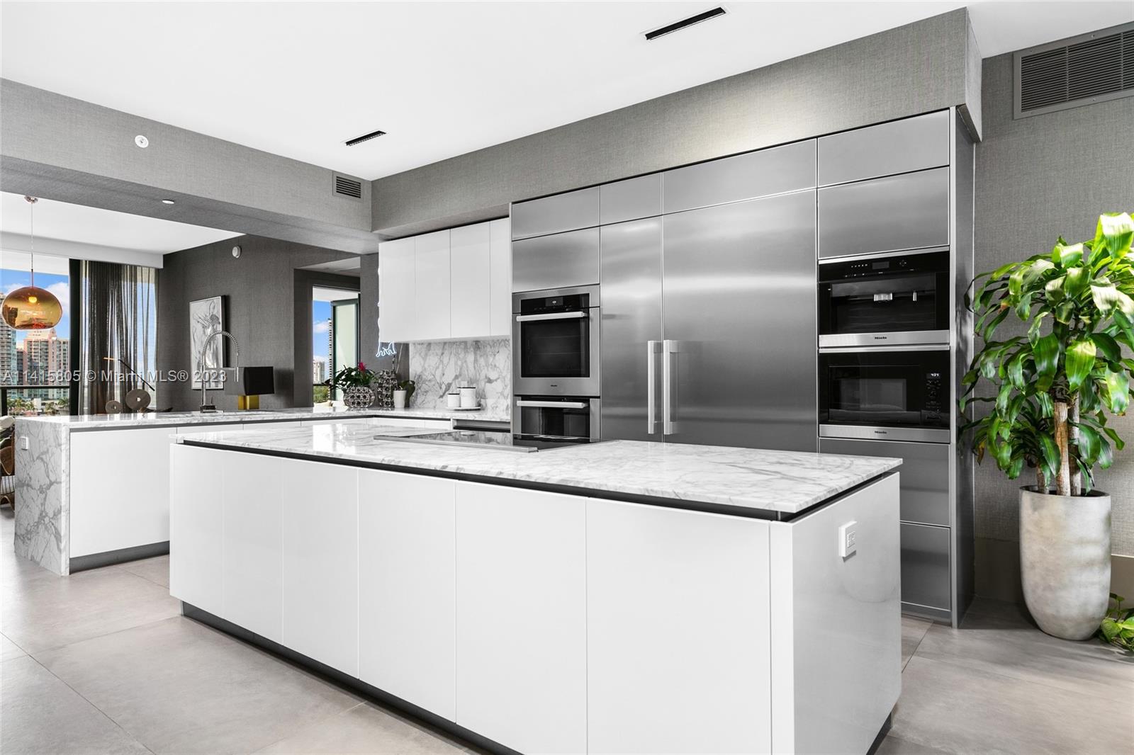 PRIVE CONDO - Residential