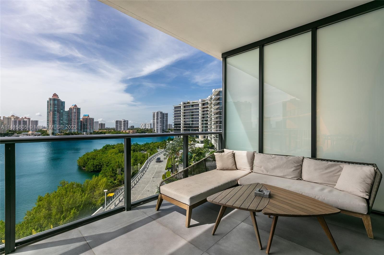PRIVE CONDO - Residential