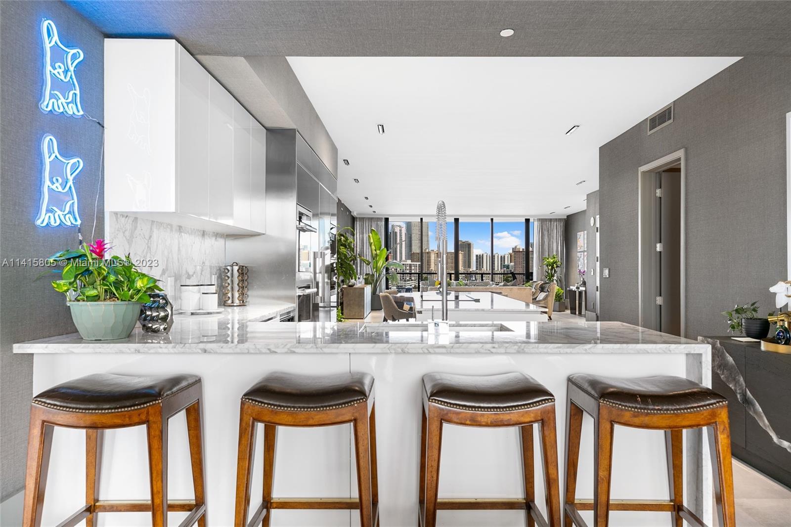 PRIVE CONDO - Residential