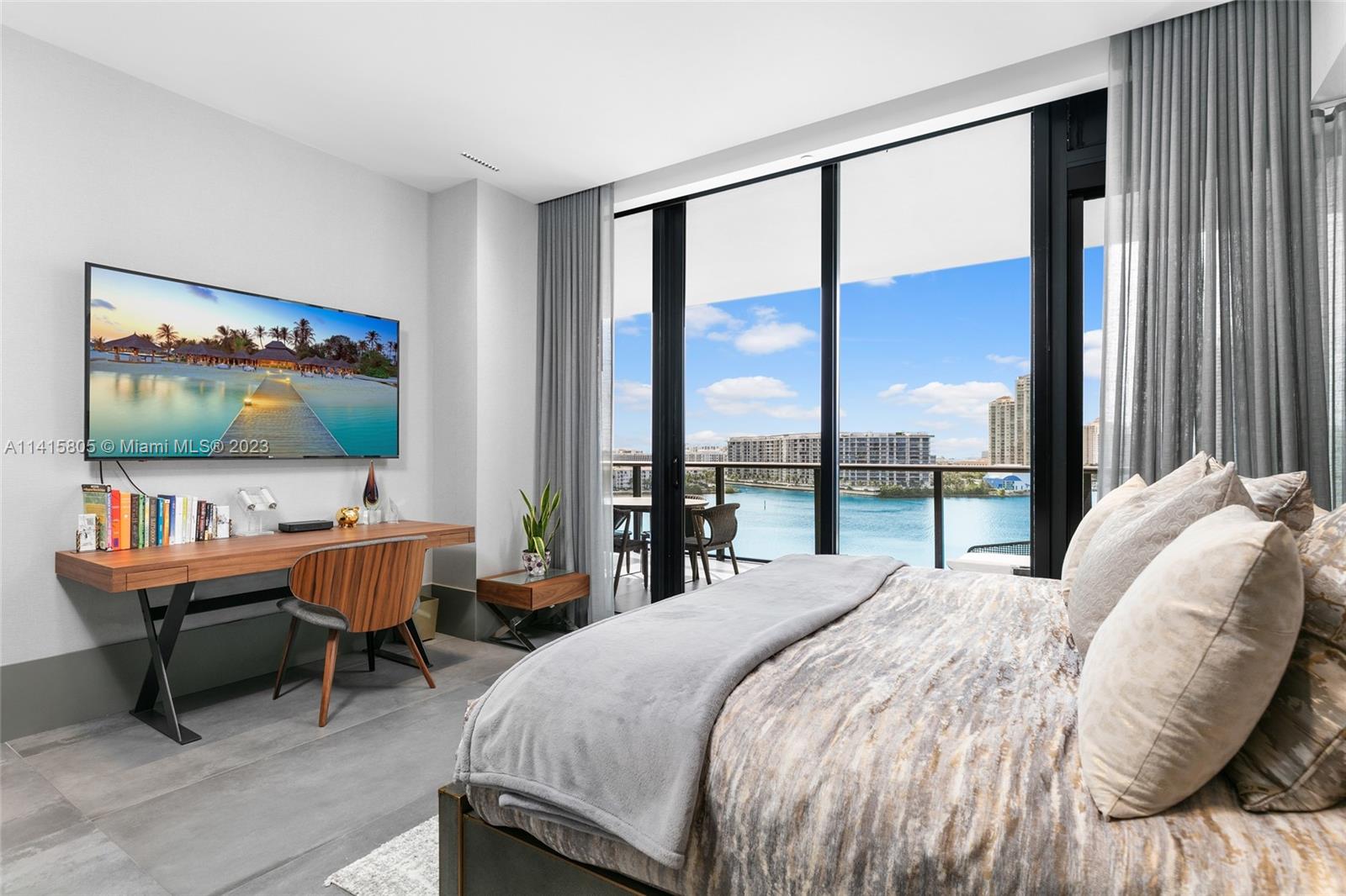 PRIVE CONDO - Residential