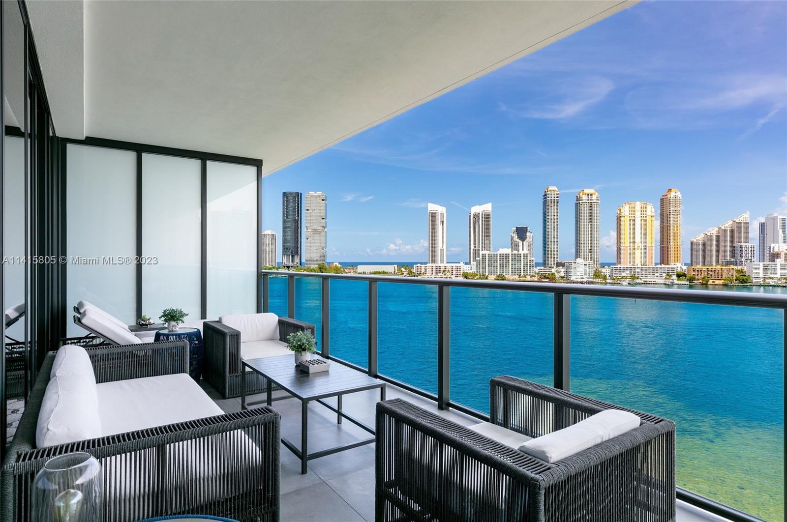 PRIVE CONDO - Residential