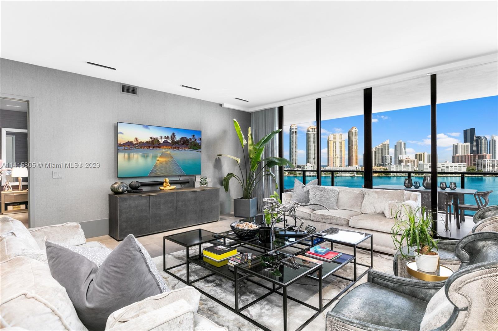 PRIVE CONDO - Residential