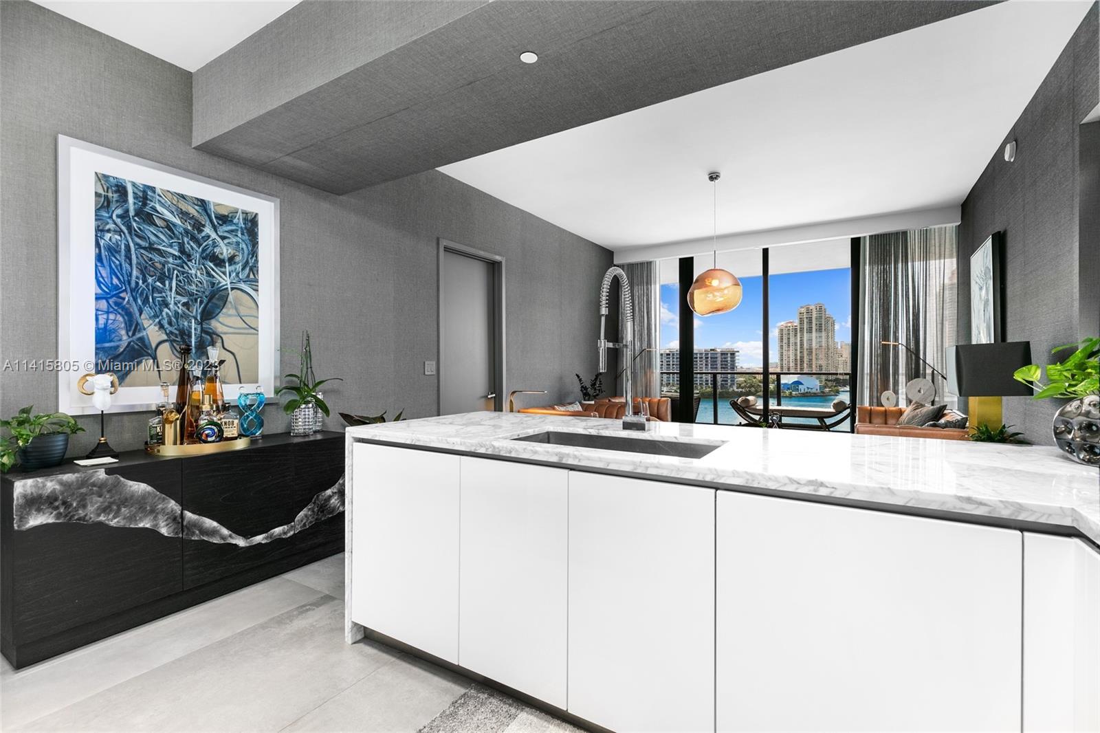 PRIVE CONDO - Residential