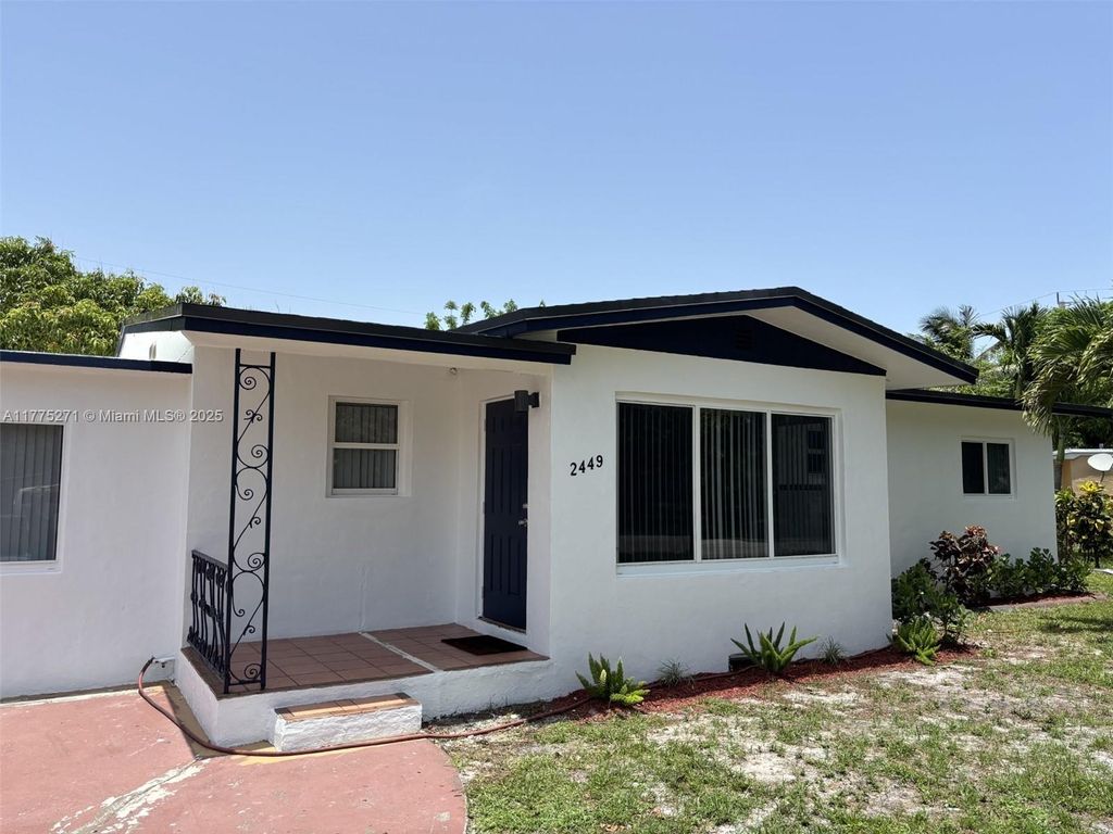 Photo of 2449 SW 7th St, Fort Lauderdale, FL 33312 (MLS # A11775271)