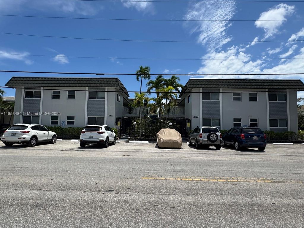 Photo of 1000 SE 15th St #203, Fort Lauderdale, FL 33316 (MLS # A11853484)