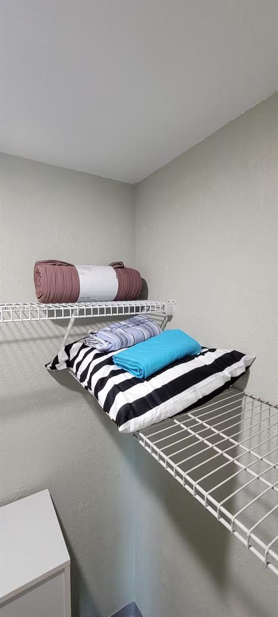 STONE CREEK POINTE A CONDO - Residential