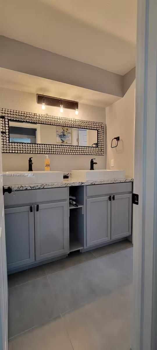 STONE CREEK POINTE A CONDO - Residential