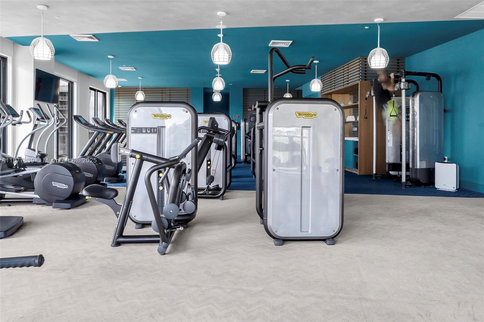 3401 MIDTOWN CONDO - Residential Lease